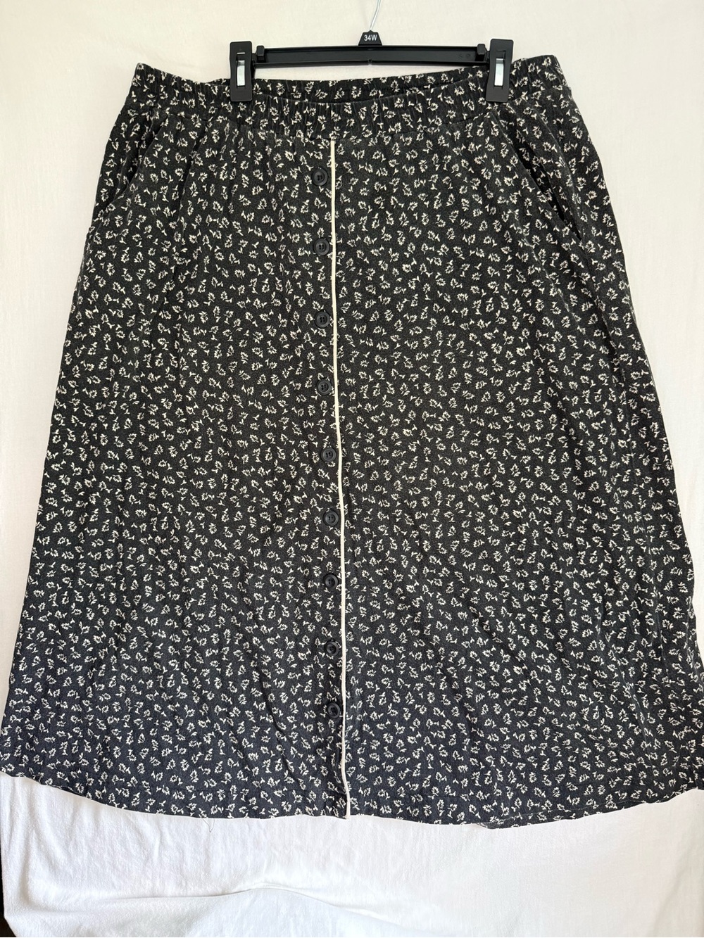 Liz Claiborne Black Midi Skirt with White Floral Print 100% Cotton Plus Size 3